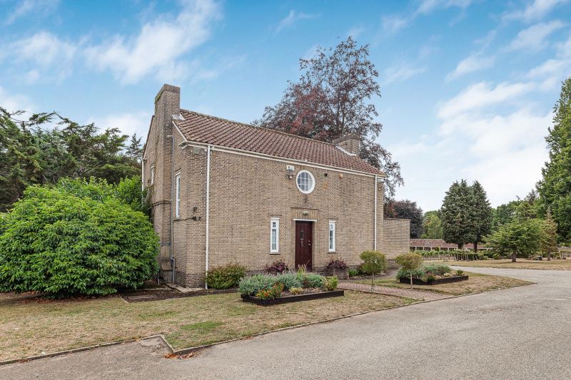 Property photo 1 of 14 Front