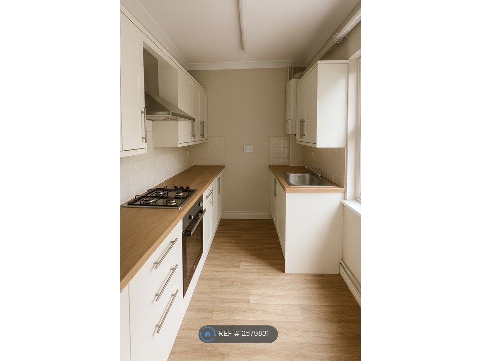 Property photo 2 of 6 Kitchen