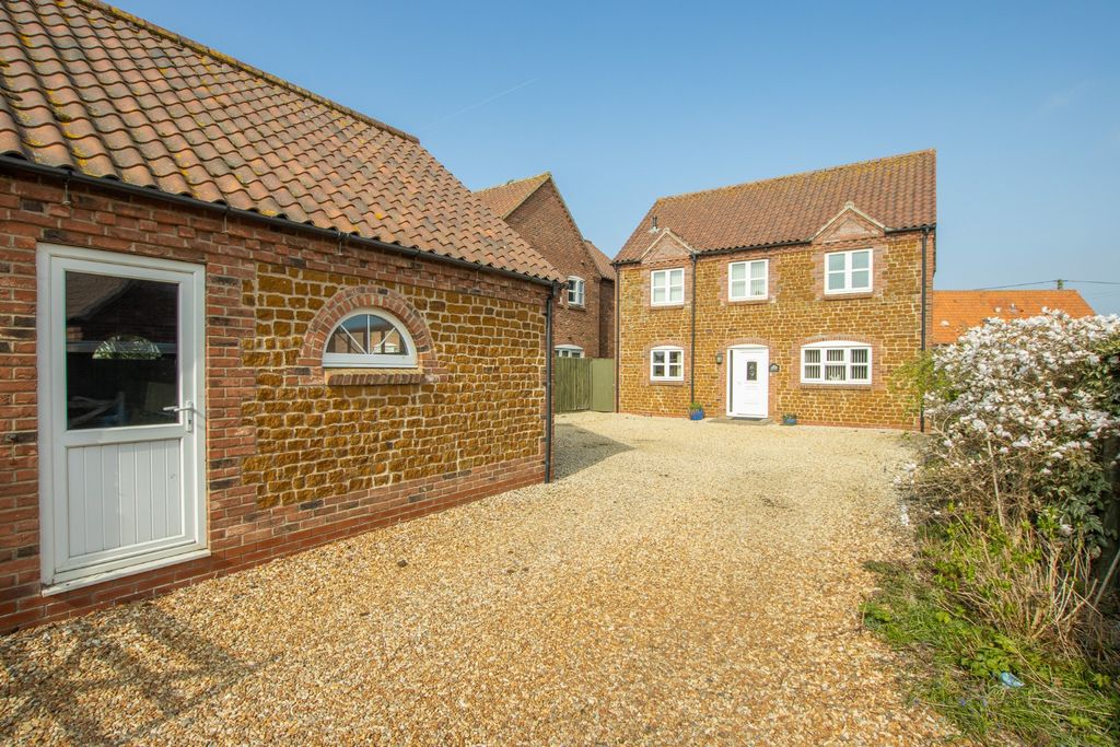 Property photo 1 of 23 3953643