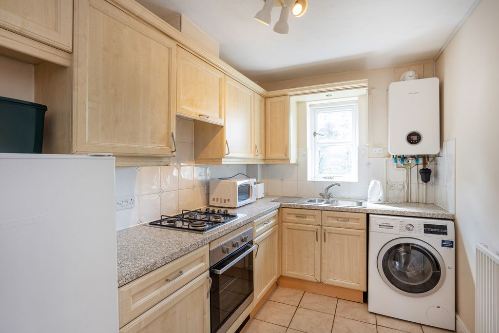 Property photo 3 of 14 Kitchen