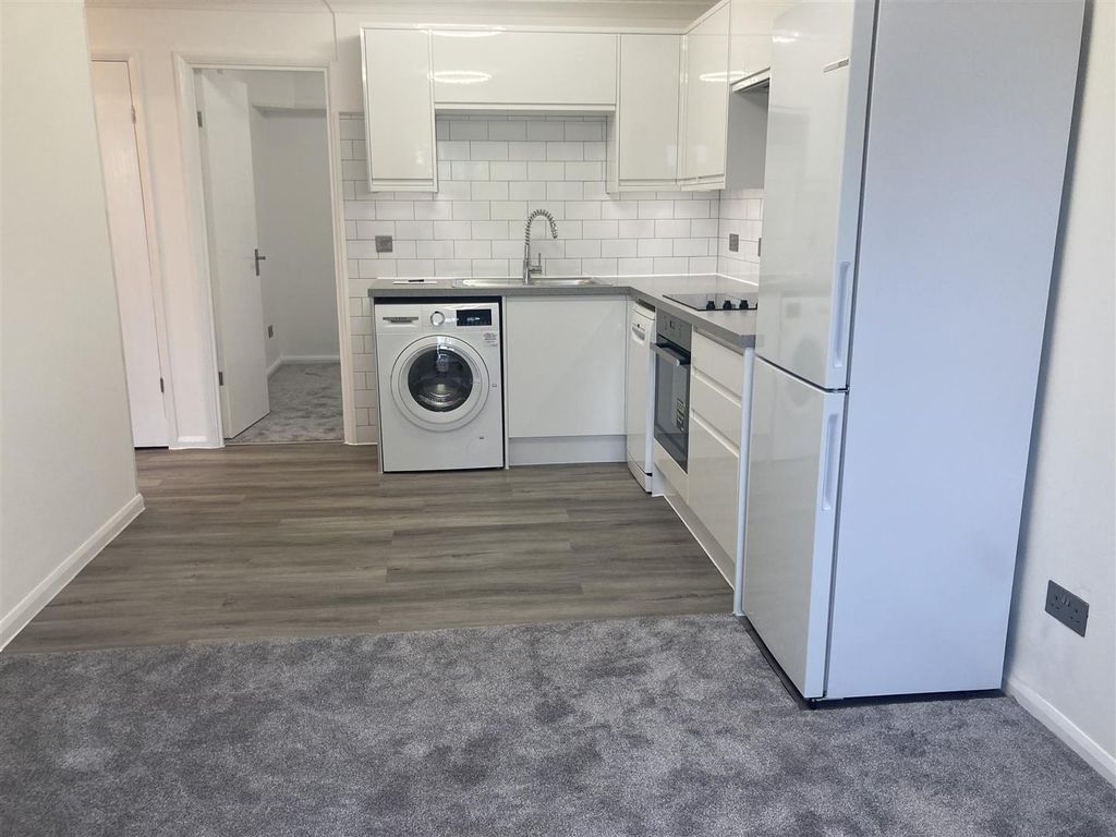 Property photo 2 of 12 Img_9523.Jpg