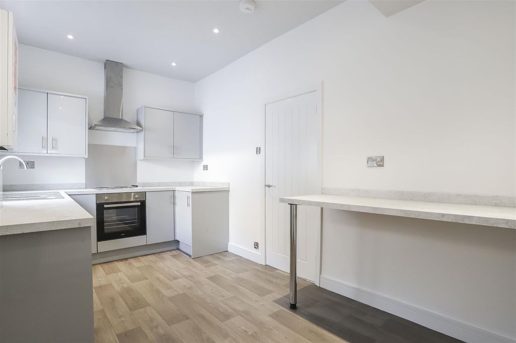 Property photo 1 of 26