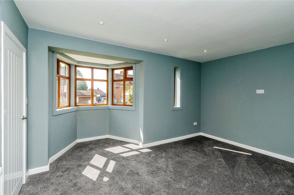 Property photo 2 of 15 Picture No. 04