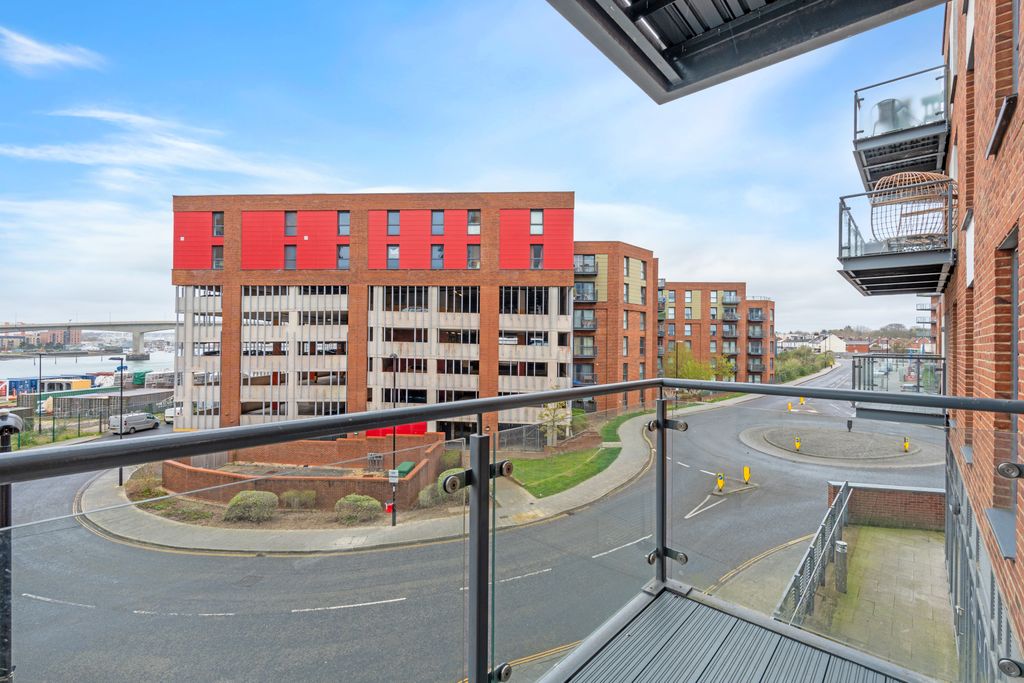 Property photo 3 of 16