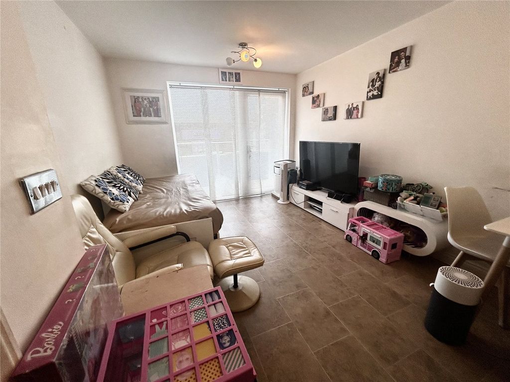 Property photo 3 of 11 Picture No. 02