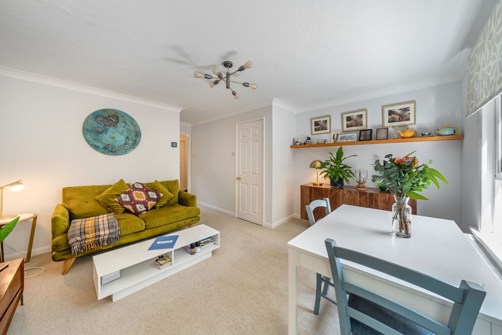 Property photo 2 of 19 1340983-13-689Dfa...