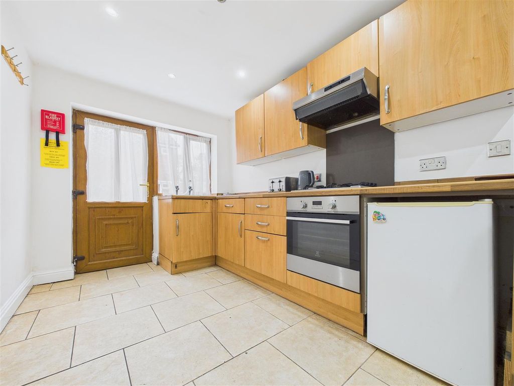 Property photo 3 of 7 Cam01407G0-Pr0021-Still001.Jpg