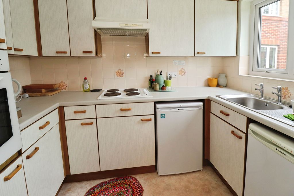 Property photo 2 of 13