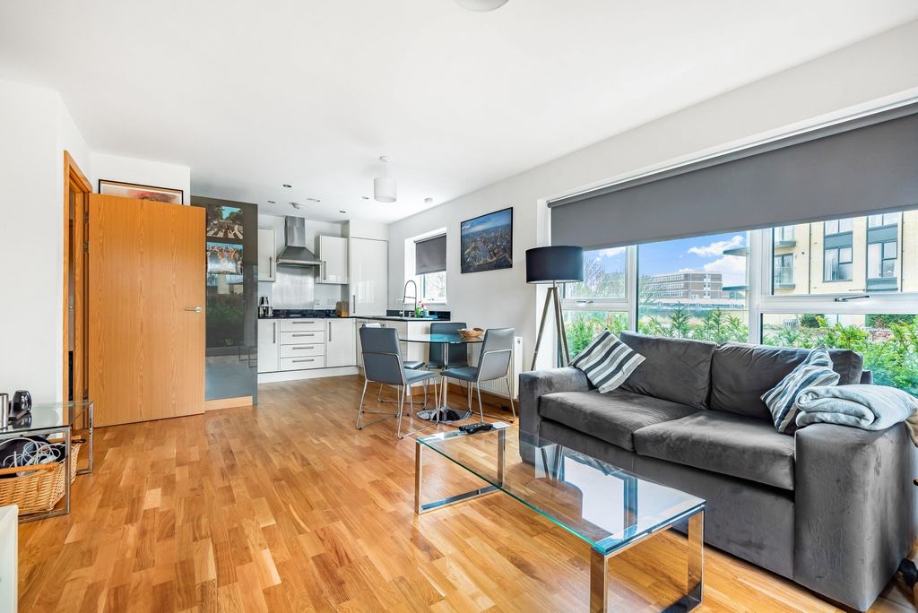 Property photo 1 of 8 689314 (1)