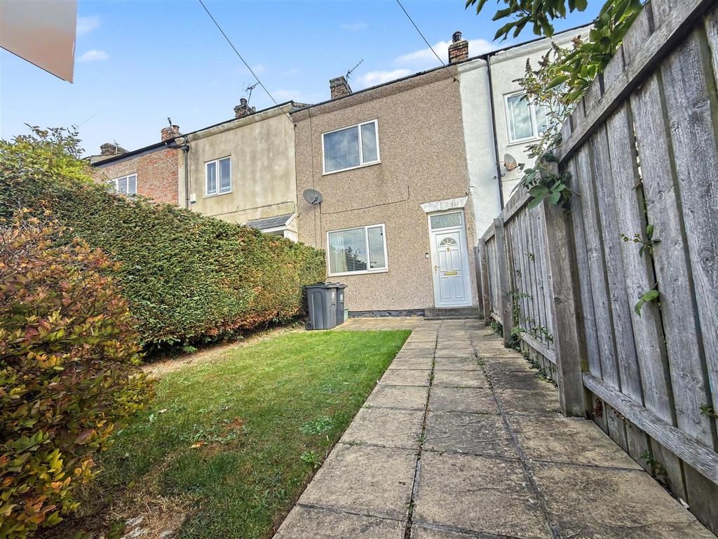 Property photo 1 of 10 External