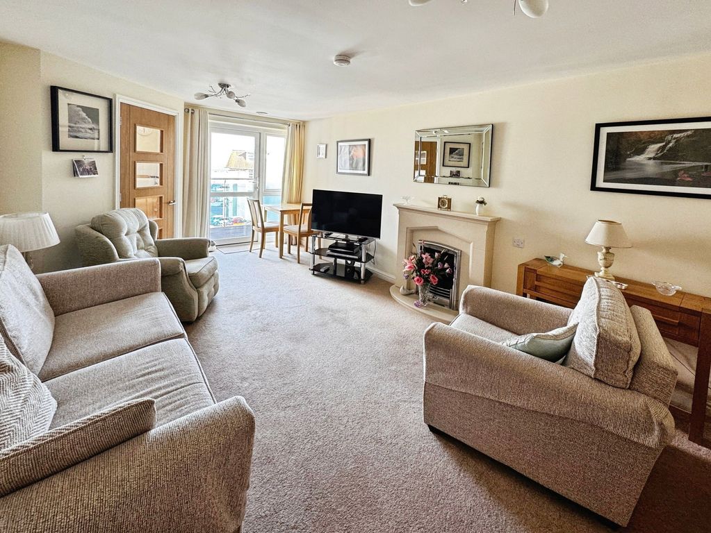 Property photo 2 of 14