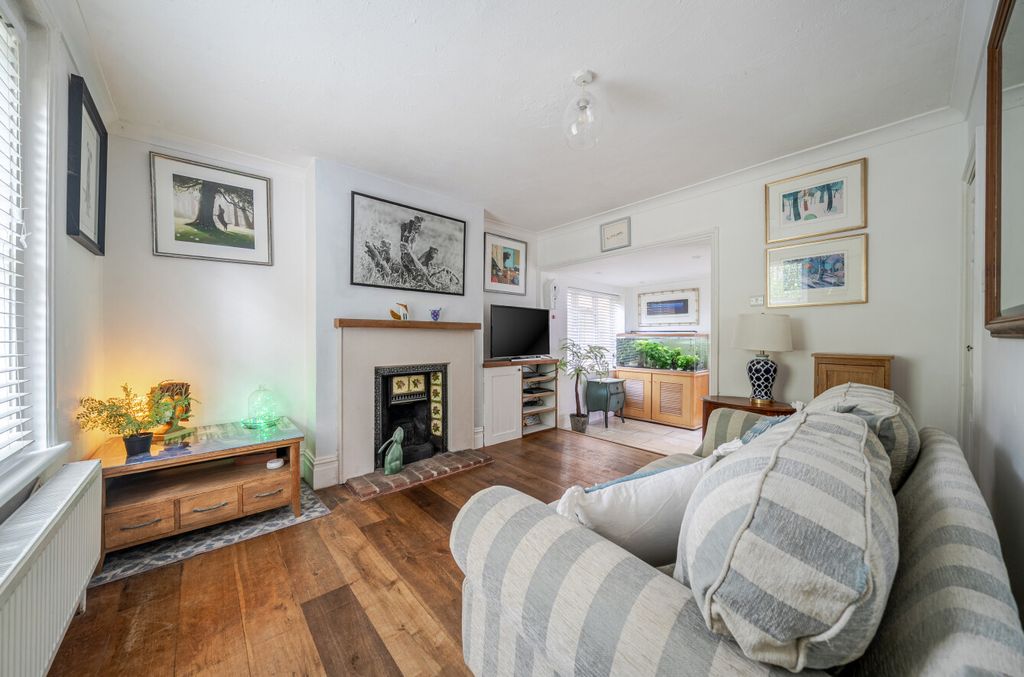Property photo 2 of 20 1446847-14-69F0Cf...