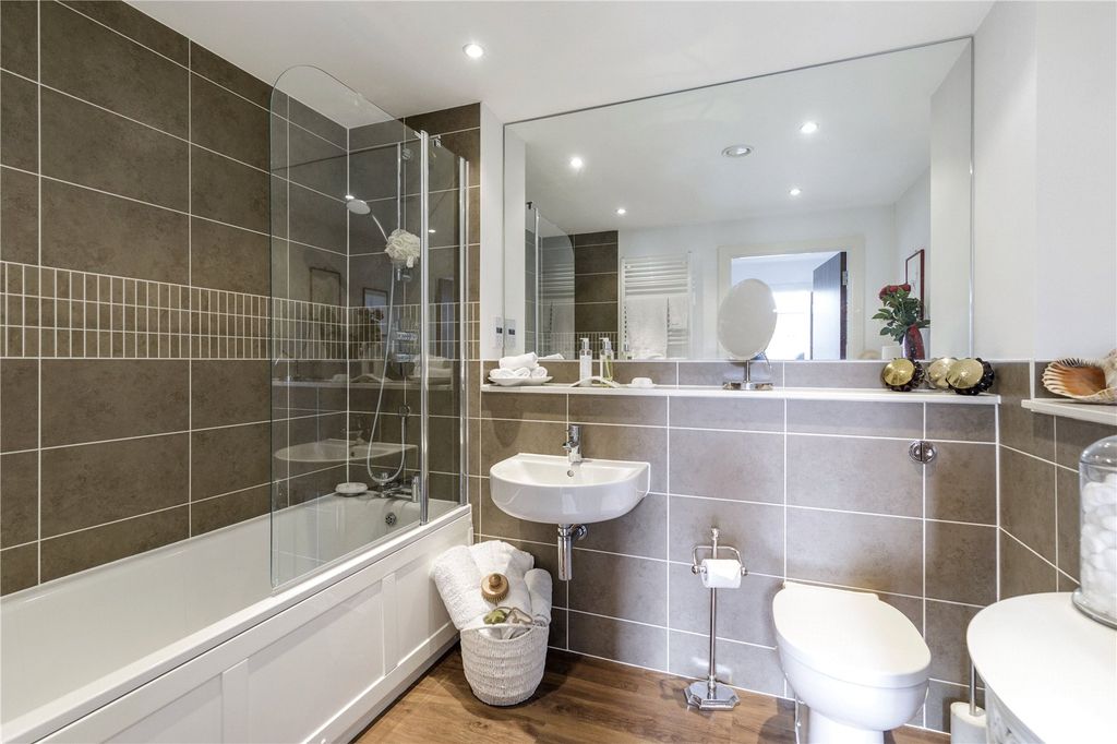 Additional image 10 of 2 bed flat for saleUplands Road, Guildford, Surrey GU1
