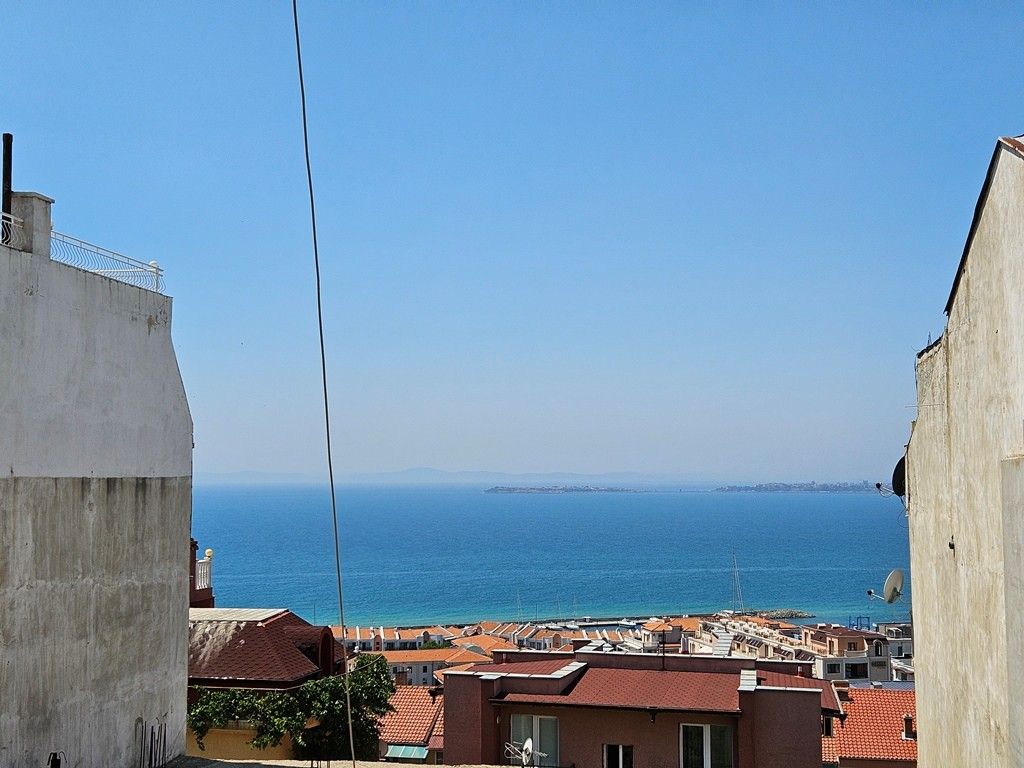 Property photo 3 of 20