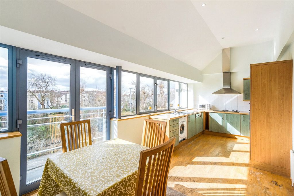 Property photo 3 of 11 Kitchen/Dining Room
