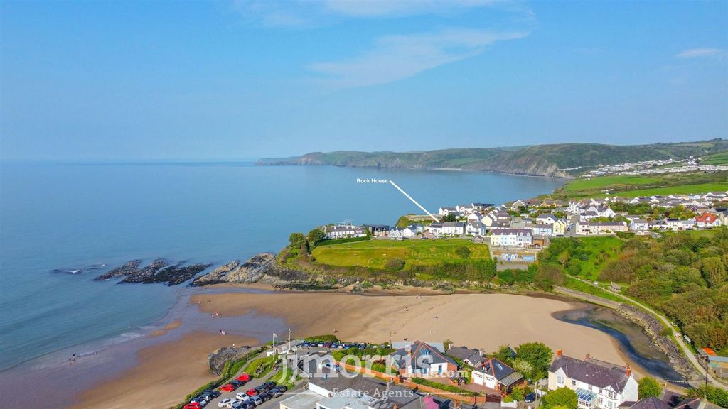 Property photo 1 of 54 29E5395F-Dffa-44Ab-Bf6F-02A4Ab748D33.Jpeg