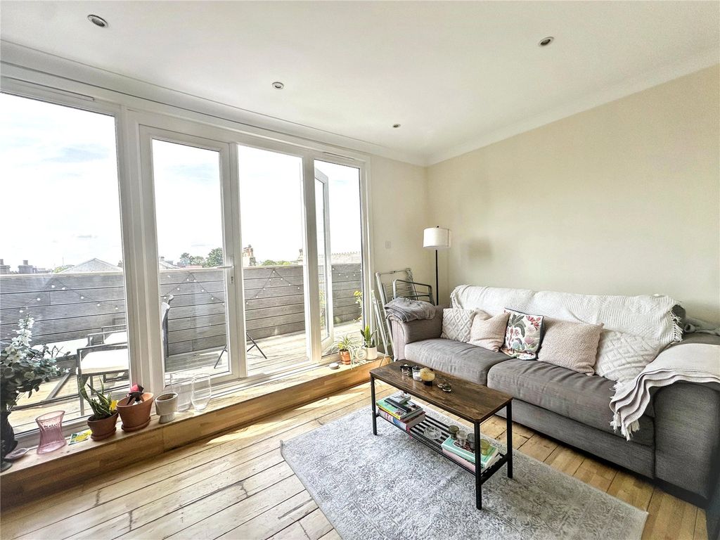 Property photo 1 of 19 Picture No. 27