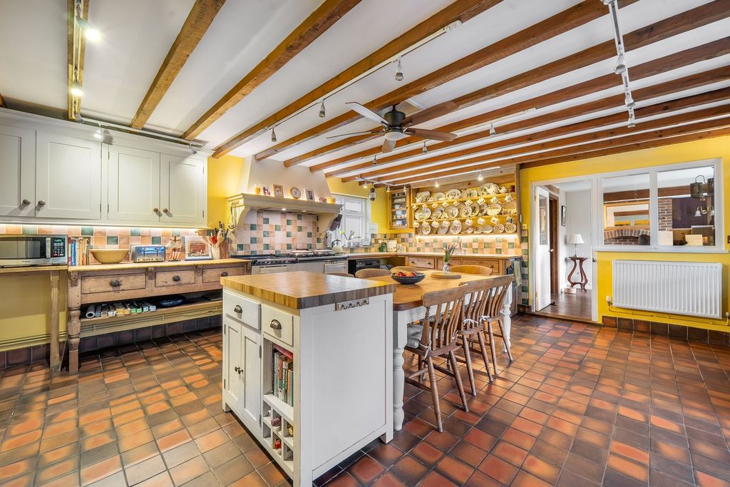 Property photo 3 of 21