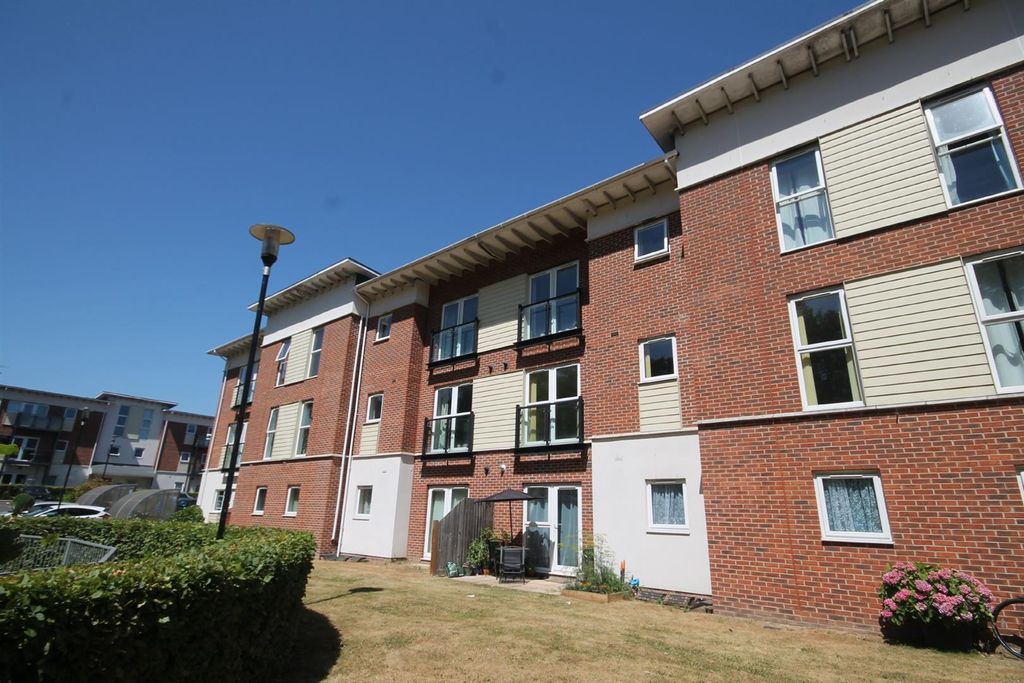 Property photo 1 of 8