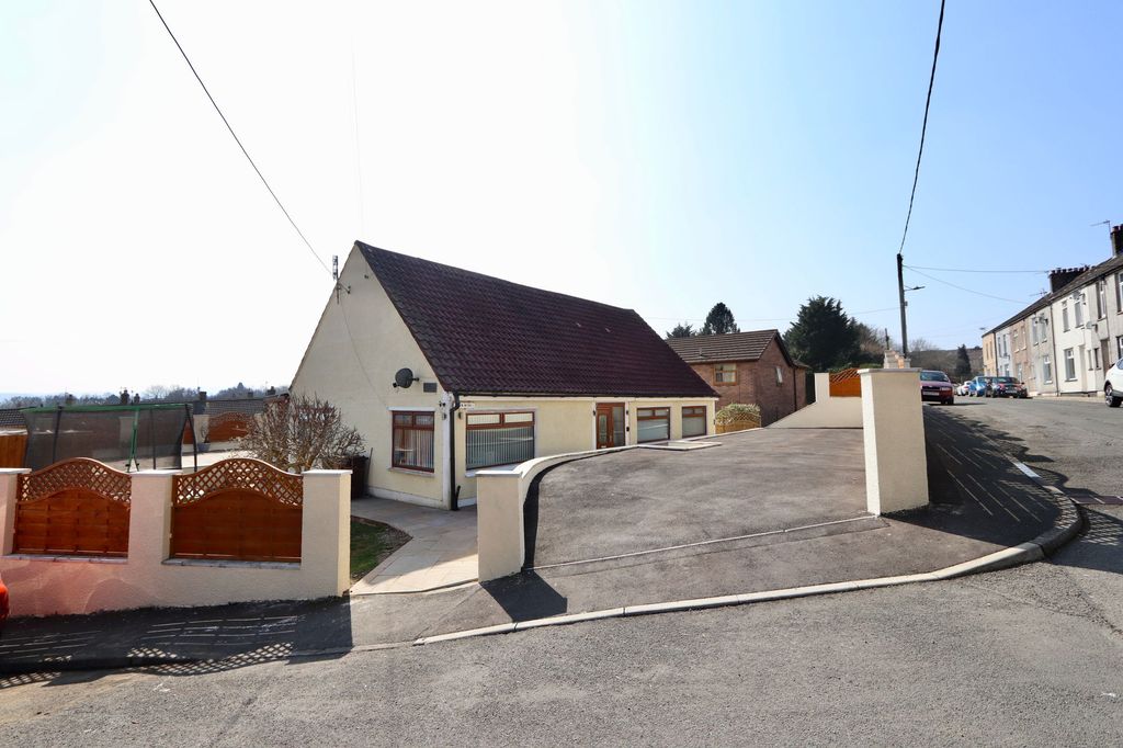 Property photo 1 of 44