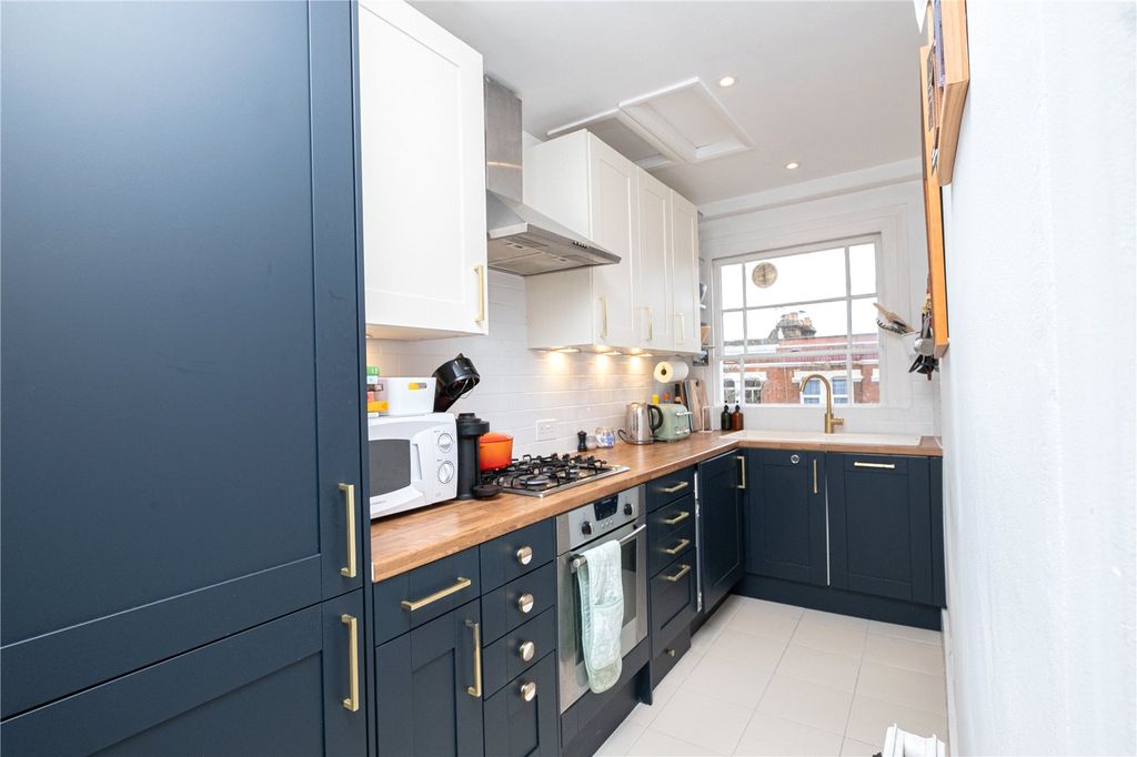 Property photo 3 of 15 Kitchen