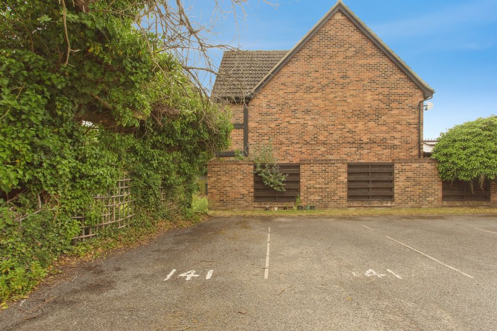 Property photo 2 of 10