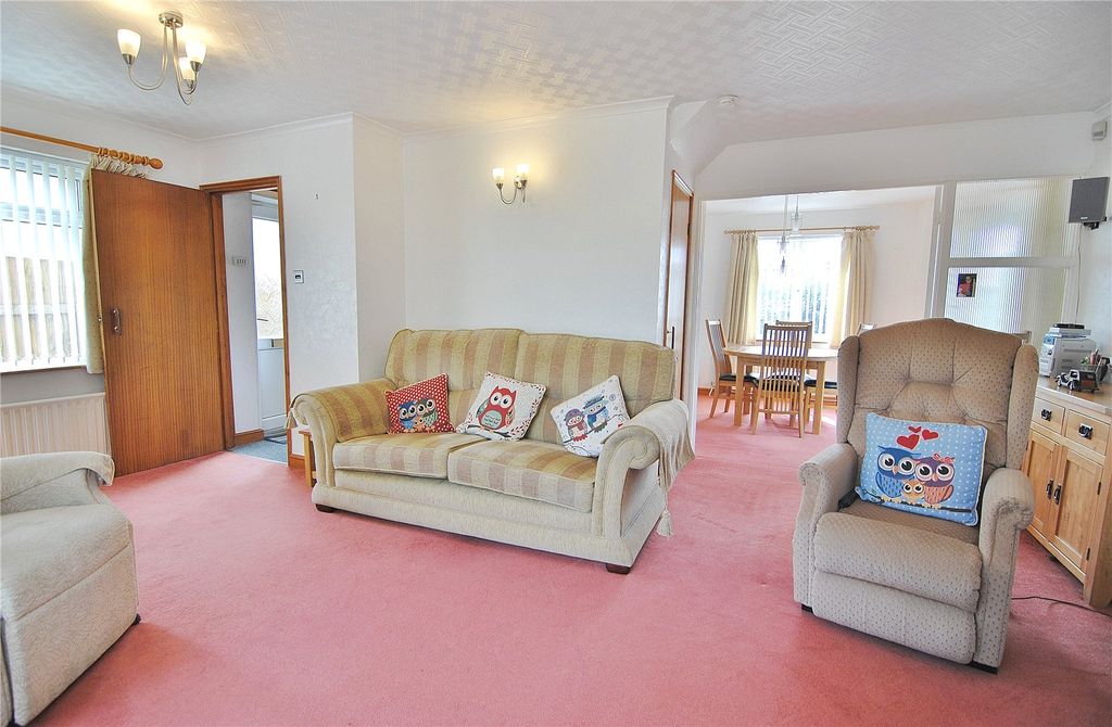 Property photo 2 of 19 Picture No. 10