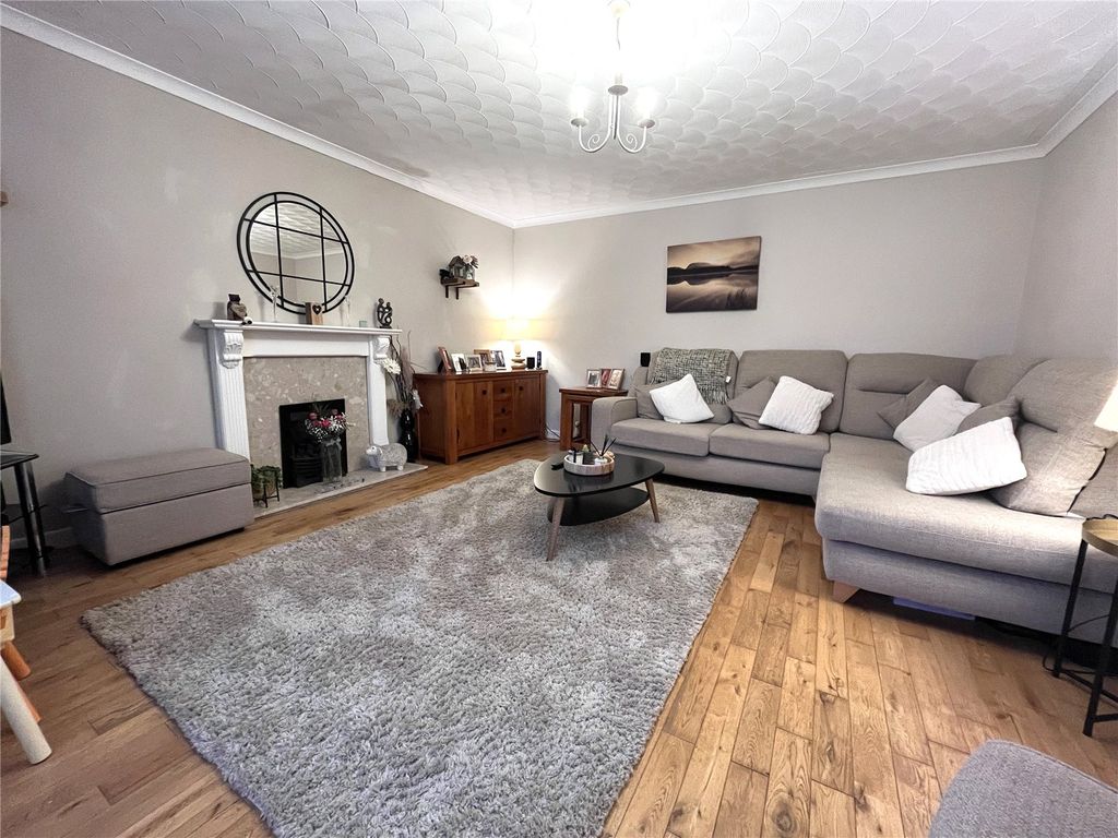Property photo 2 of 19 Picture No. 16