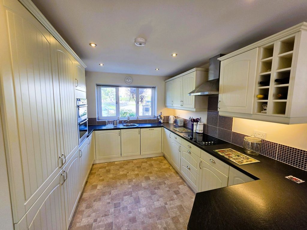 Property photo 2 of 35 Kitchen
