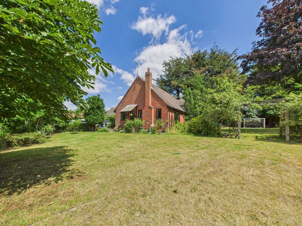 Property photo 2 of 27