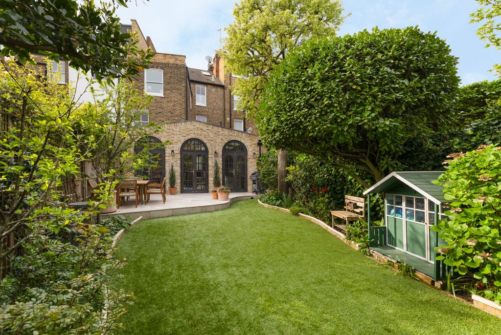 Property photo 3 of 24