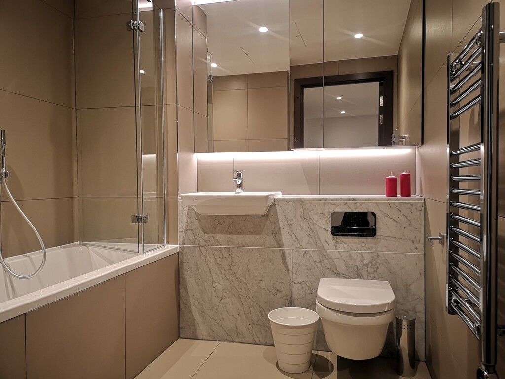 Property photo 3 of 12 Bathroom