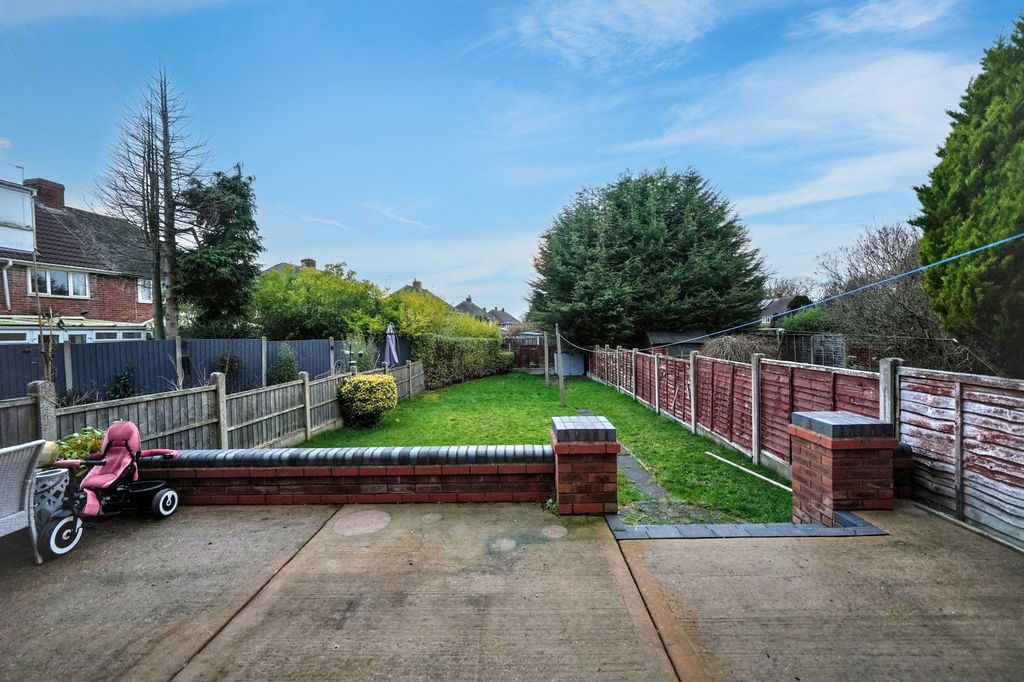 Property photo 2 of 27