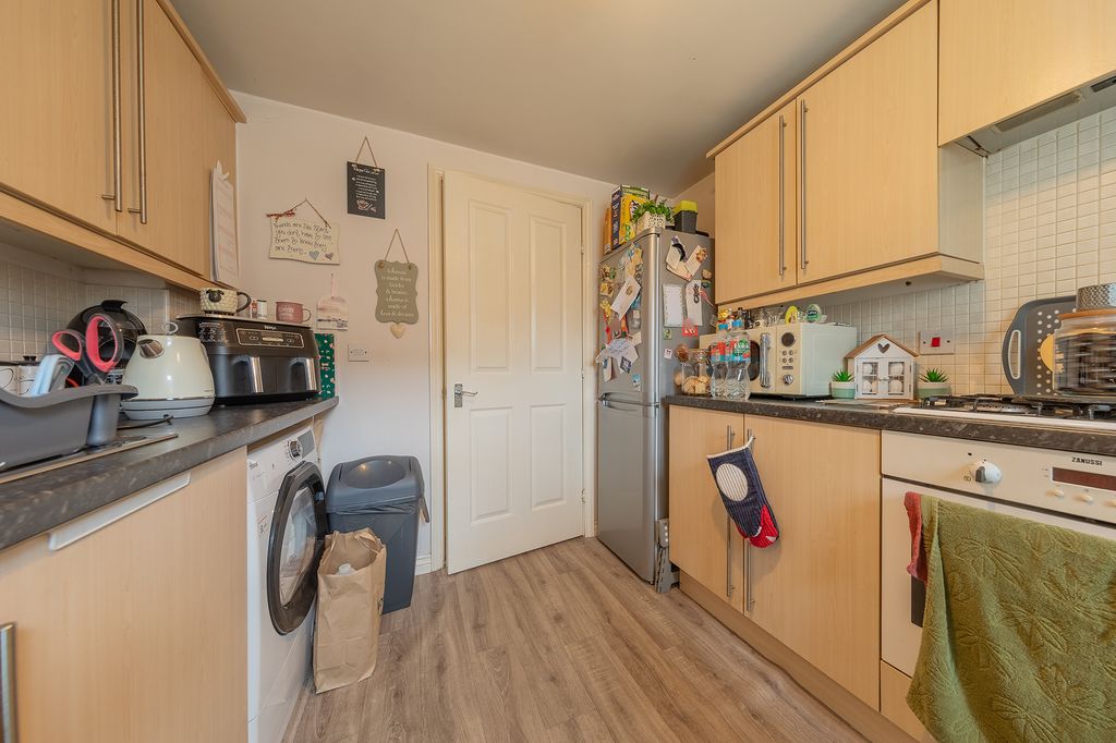 Additional image 7 of 2 bed flat for salePark Road, Ilkeston DE7