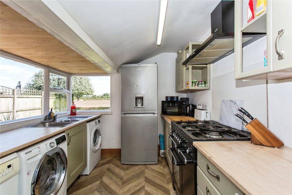 Property photo 2 of 22 Picture No. 20