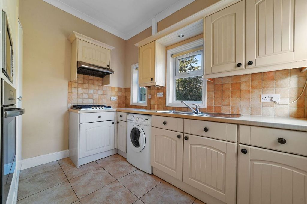 Property photo 3 of 23
