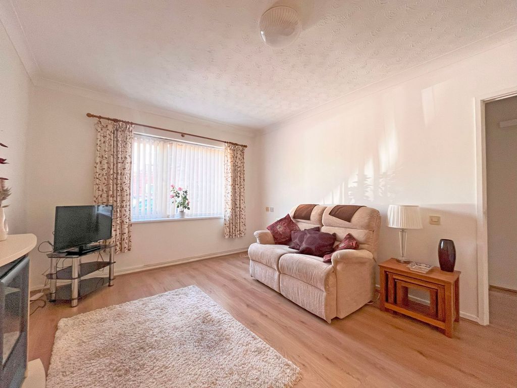 Property photo 2 of 9 Photo 9