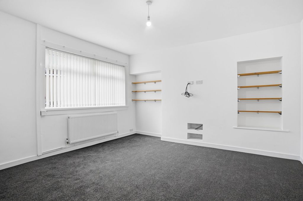 Property photo 2 of 21 Lounge