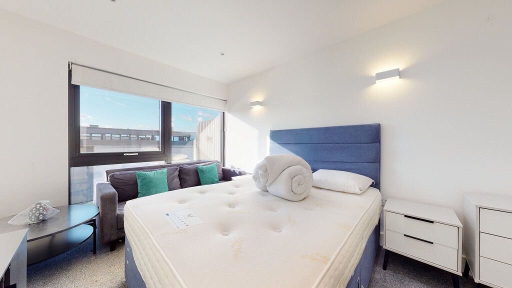 Property photo 3 of 14 Bedroom