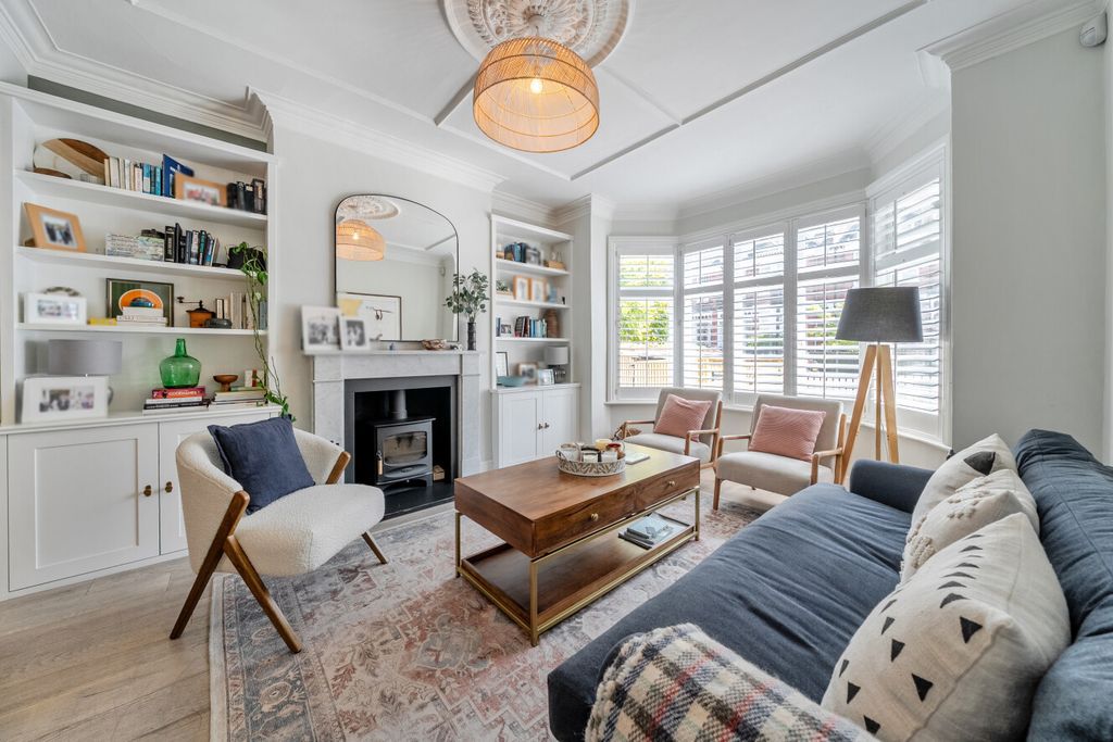 Property photo 2 of 15 1493942-28-6A565B...