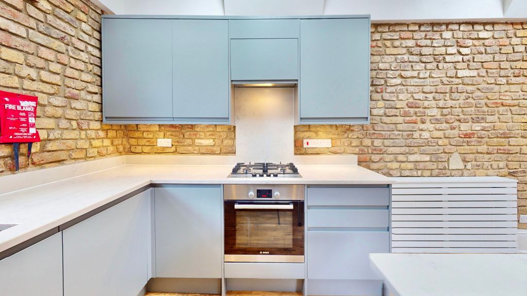 Property photo 2 of 23