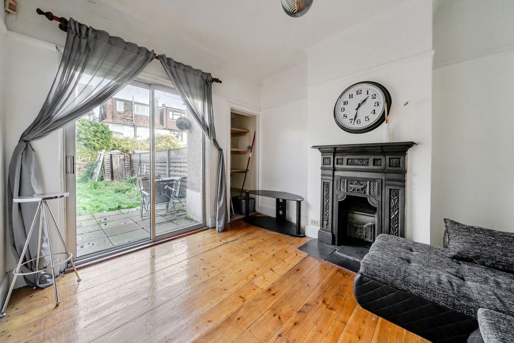 Property photo 3 of 17 1536722-5-1A153c6...