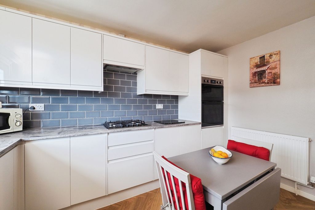 Property photo 3 of 16 Pbox-Img.Jpg