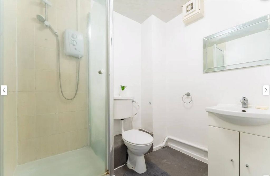 Property photo 2 of 5 Gallery