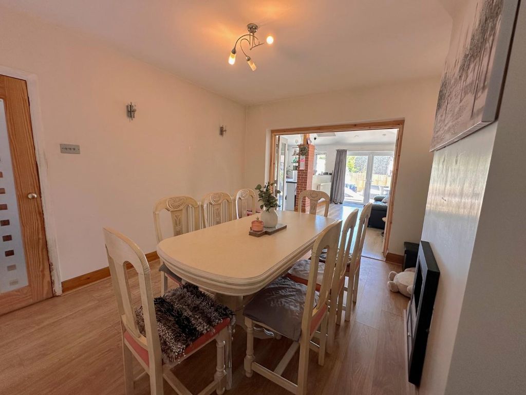 Property photo 1 of 18 Dining Edited.Jpg