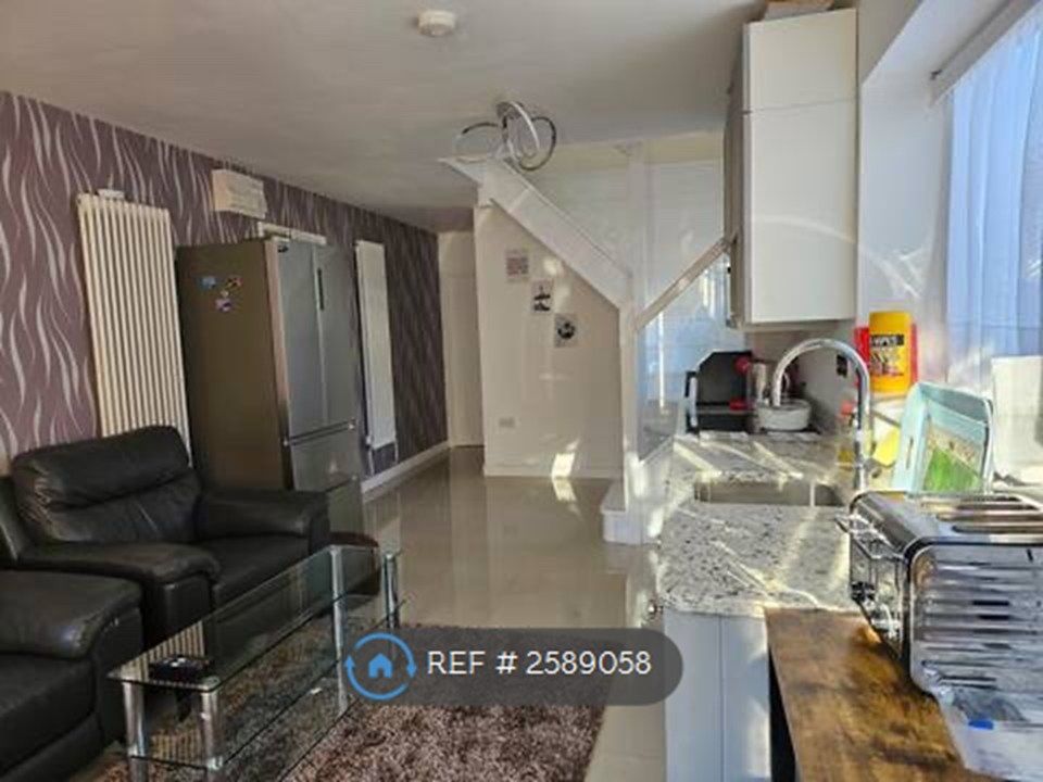 Property photo 2 of 9 Open Plan Kitchen Living