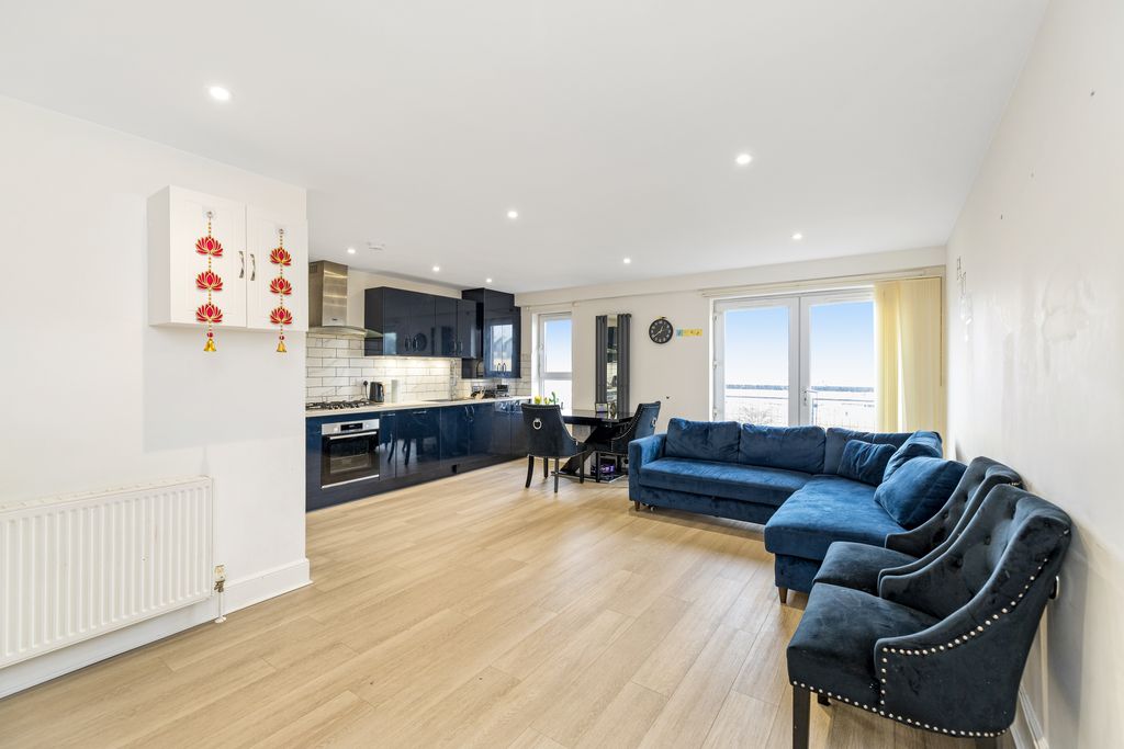 Property photo 2 of 18 Property Image 3