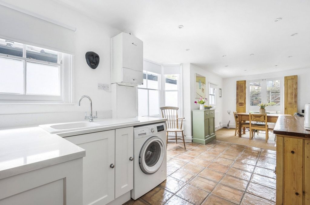 Property photo 3 of 16 Picture No. 13