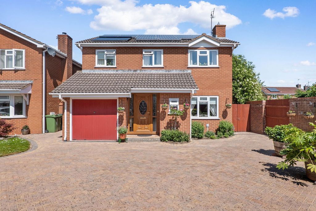 Property photo 1 of 12
