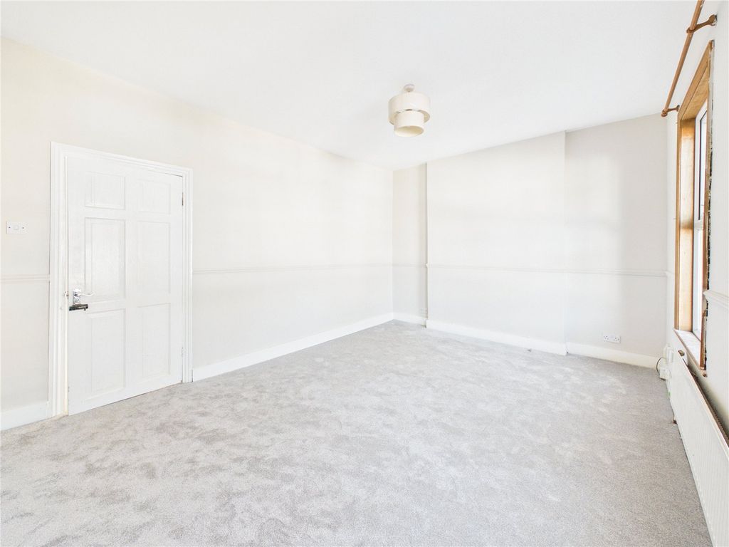 Property photo 3 of 17 Picture No. 14